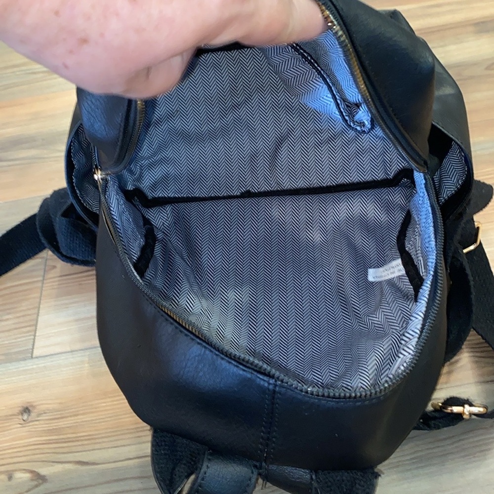 Designer Look Black Faux Leather Quilted Backpack Purse - Picture 8 of 13